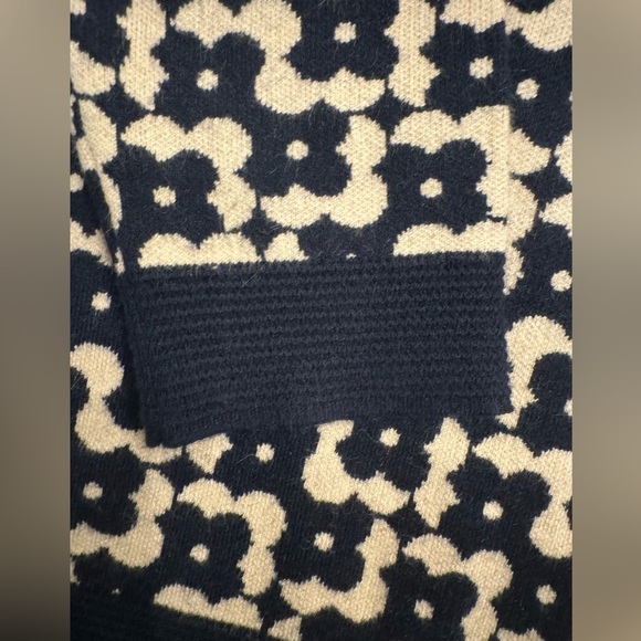 Leo & Ugo Paris Navy and White Floral Patterned Women's Sweater, sz XL - Picture 5 of 8